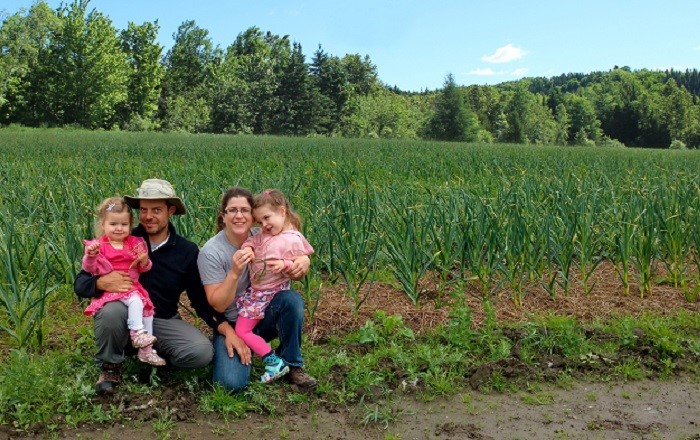 Producteurs d'ail et de fleurs d'ail en Estrie (Québec, Canada) : l'équipe de Le Petit Mas 